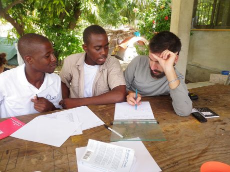 Haitian_students_learn_English_from_Canadian_volunteer